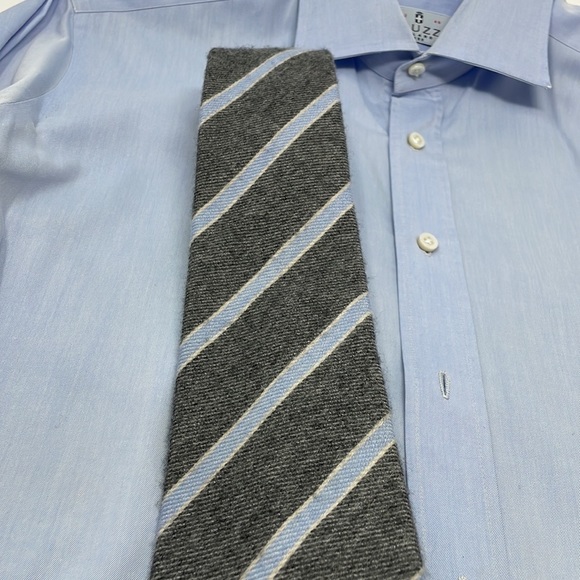 Beautiful Cashmere & silk tie! Great shape, made in Italy heavy material, soft. - Picture 10 of 12